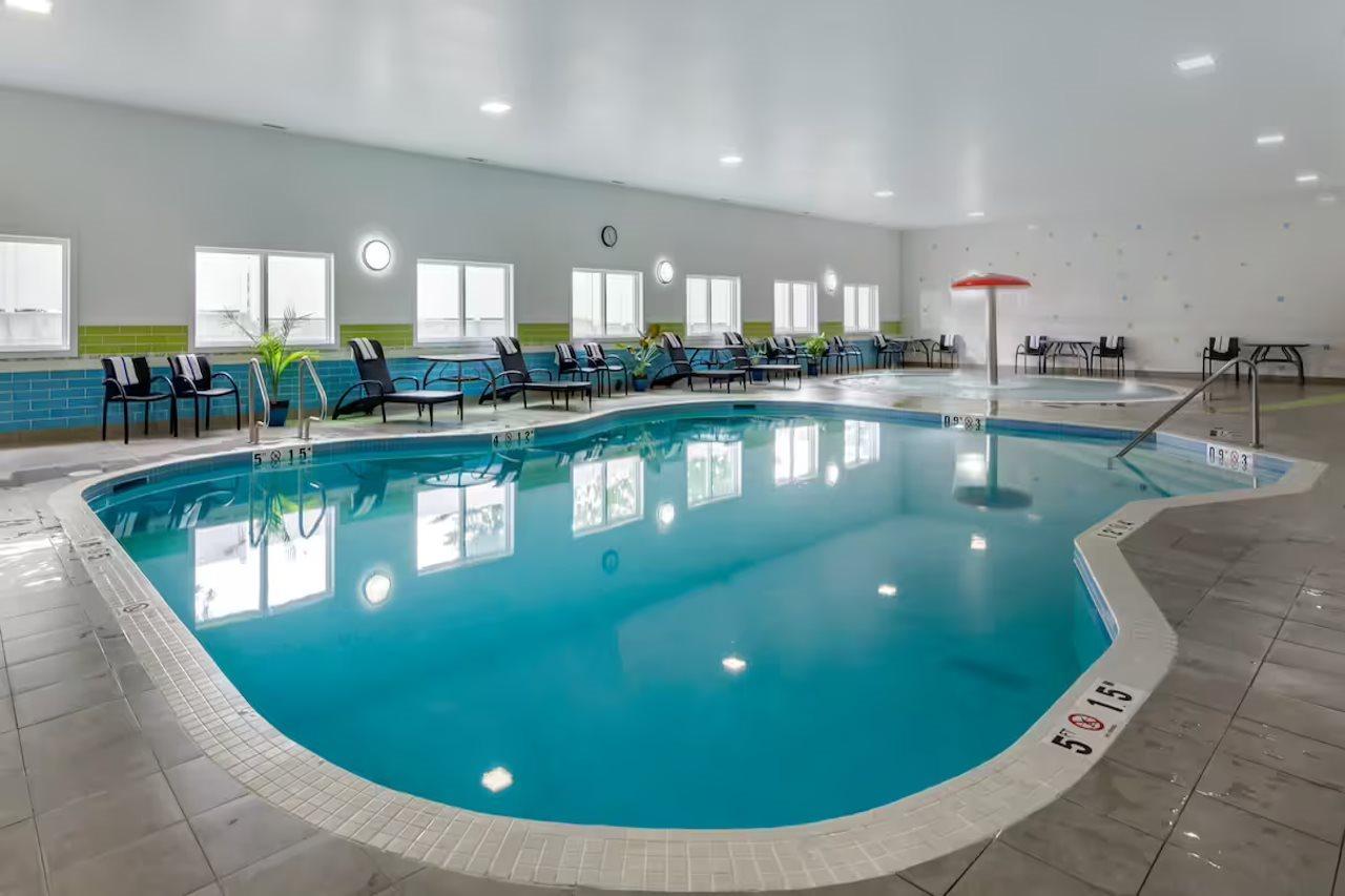 Hampton Inn & Suites Edmonton/West Екстериор снимка