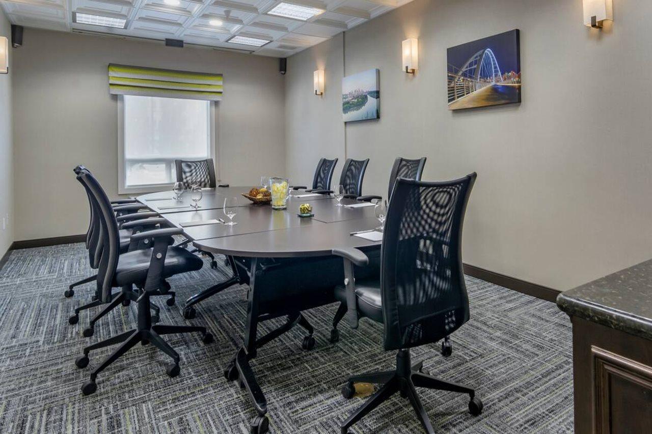 Hampton Inn & Suites Edmonton/West Екстериор снимка