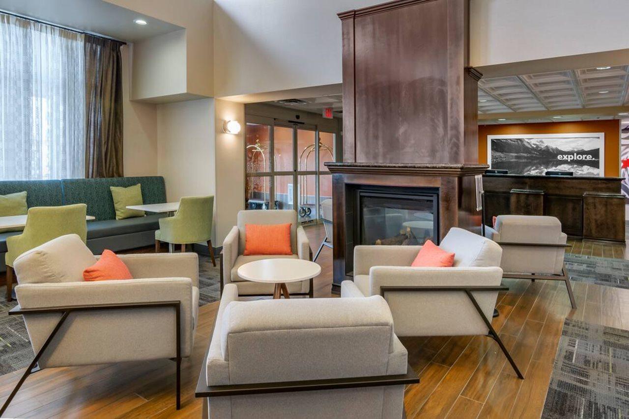 Hampton Inn & Suites Edmonton/West Екстериор снимка