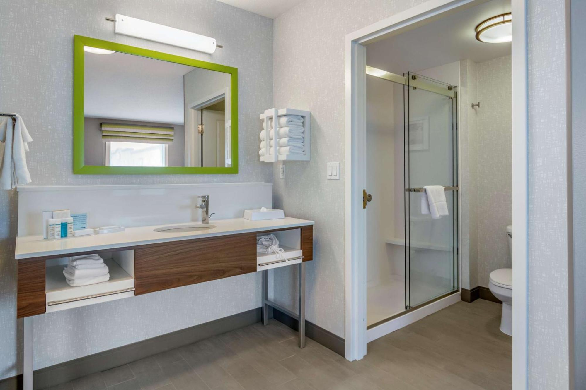 Hampton Inn & Suites Edmonton/West Екстериор снимка