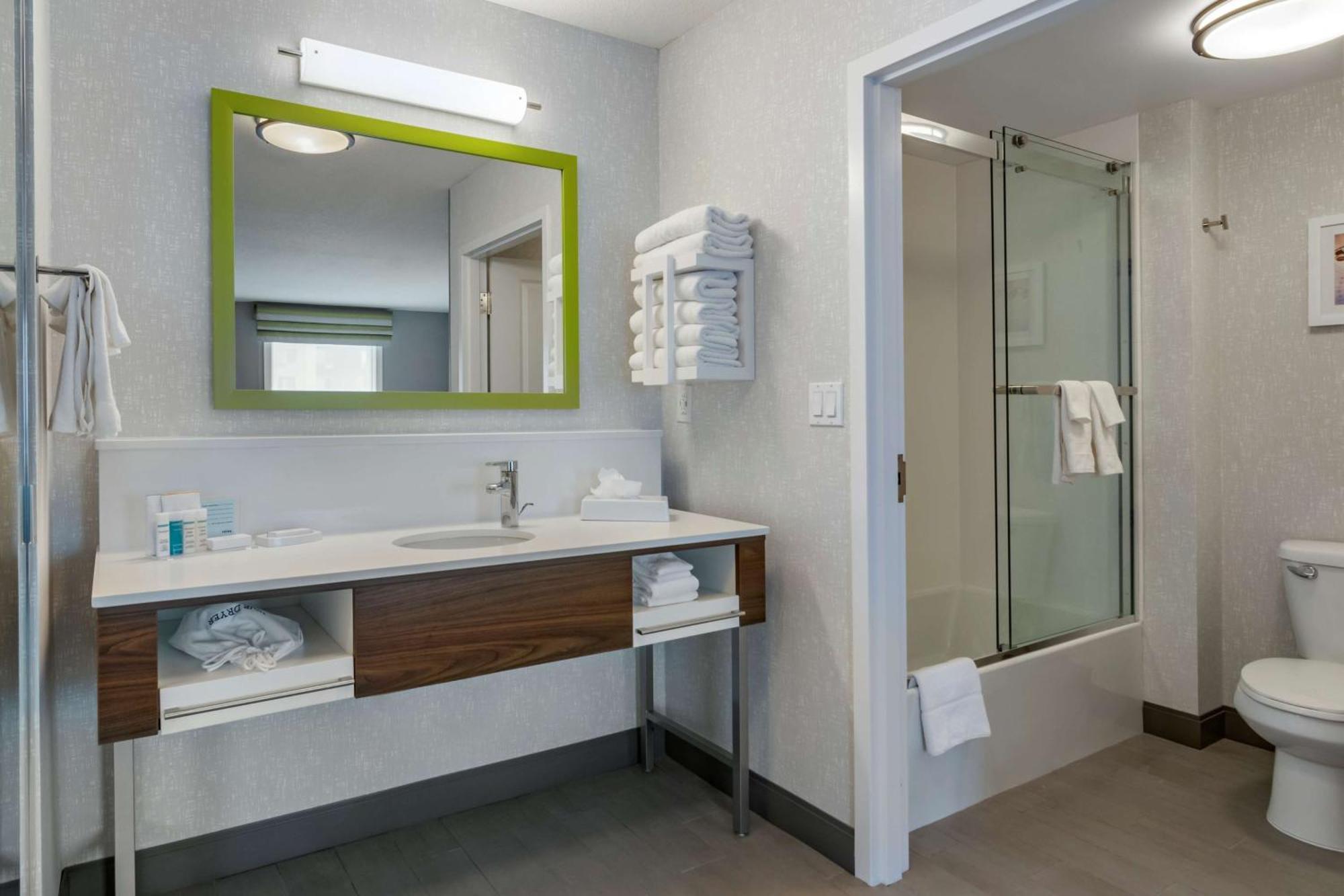 Hampton Inn & Suites Edmonton/West Екстериор снимка