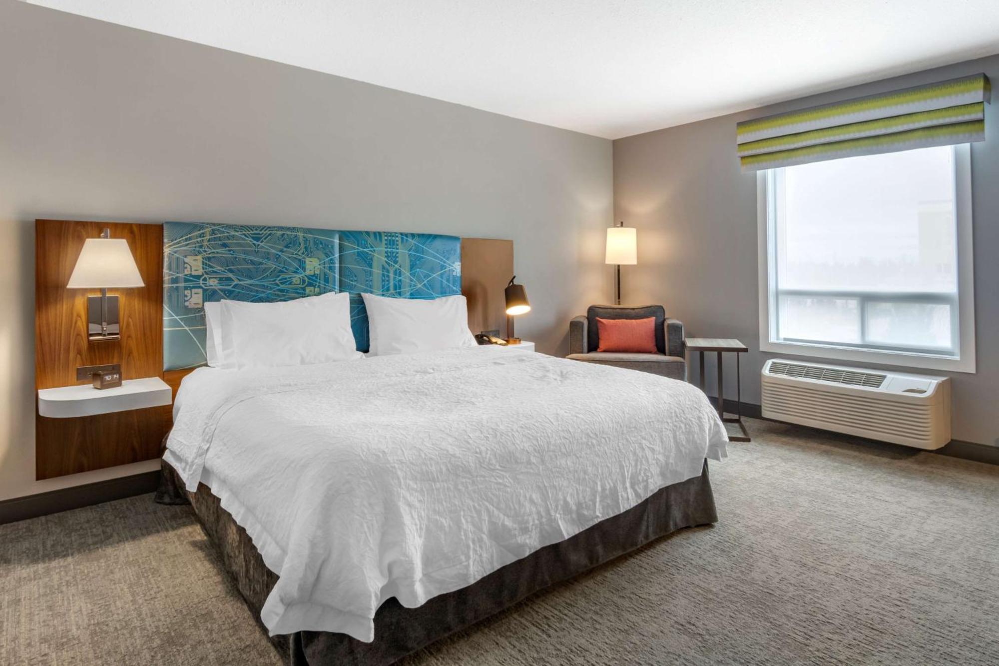 Hampton Inn & Suites Edmonton/West Екстериор снимка