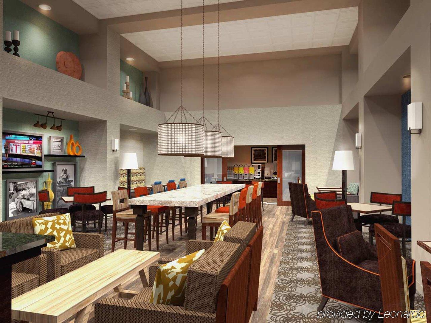 Hampton Inn & Suites Edmonton/West Екстериор снимка