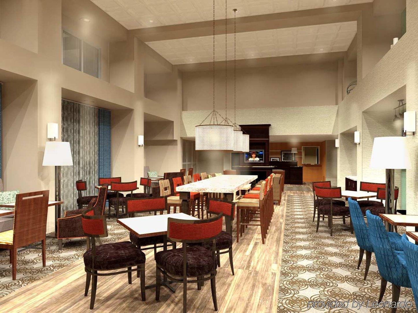 Hampton Inn & Suites Edmonton/West Екстериор снимка