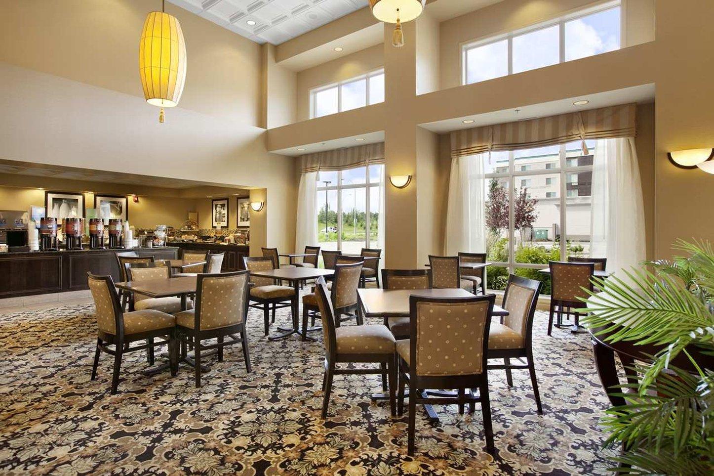 Hampton Inn & Suites Edmonton/West Екстериор снимка