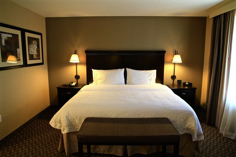 Hampton Inn & Suites Edmonton/West Екстериор снимка